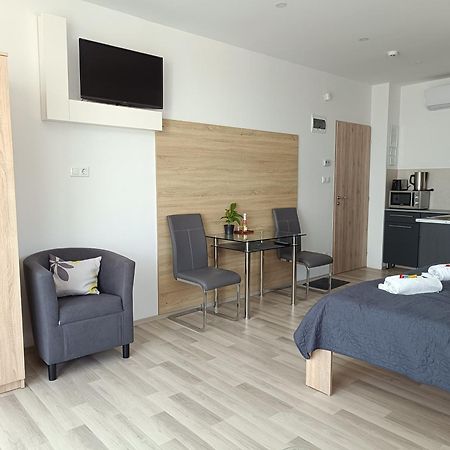 Ujhely Apartmanhaz Siofok Exterior photo