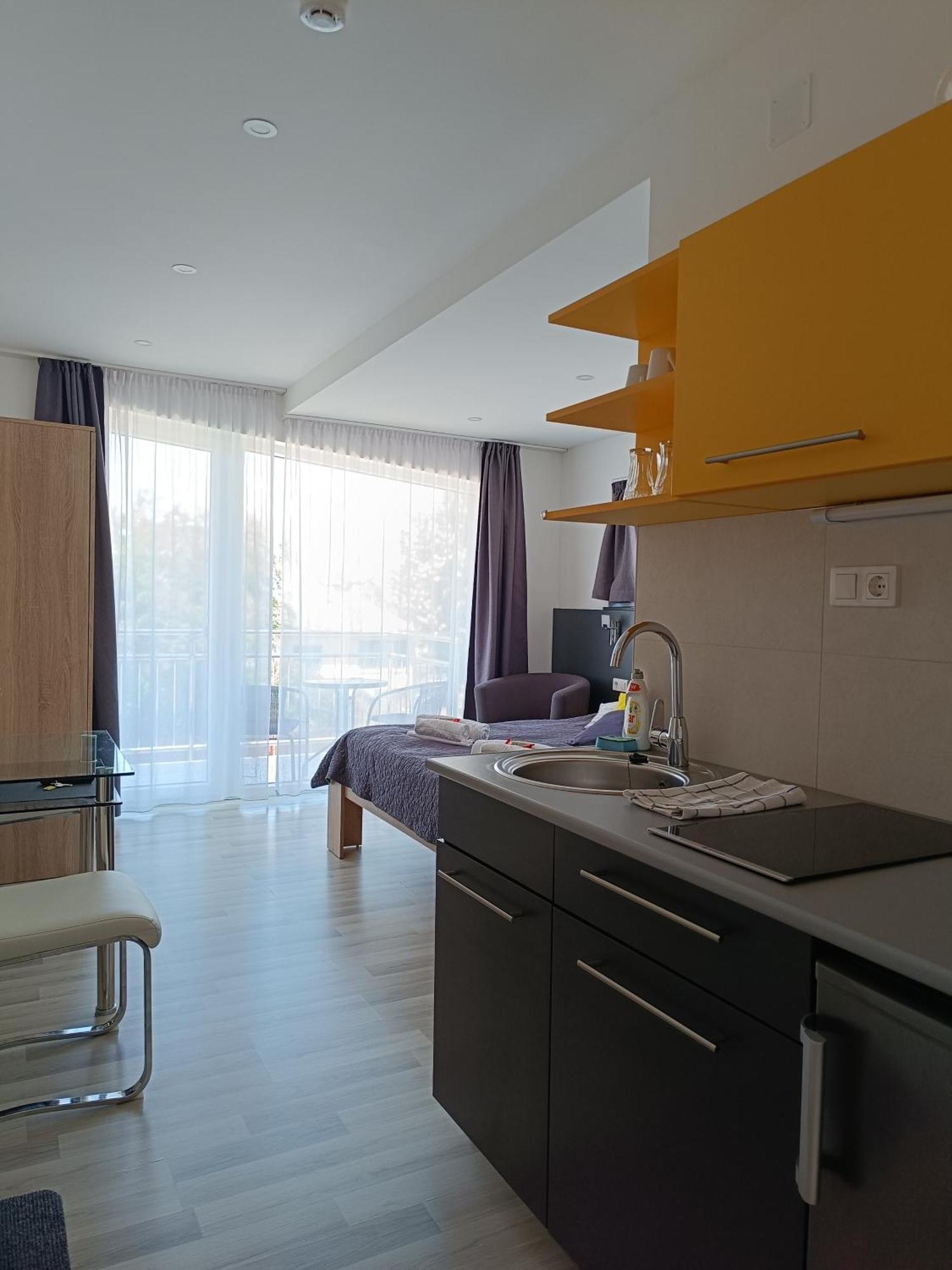 Ujhely Apartmanhaz Siofok Exterior photo