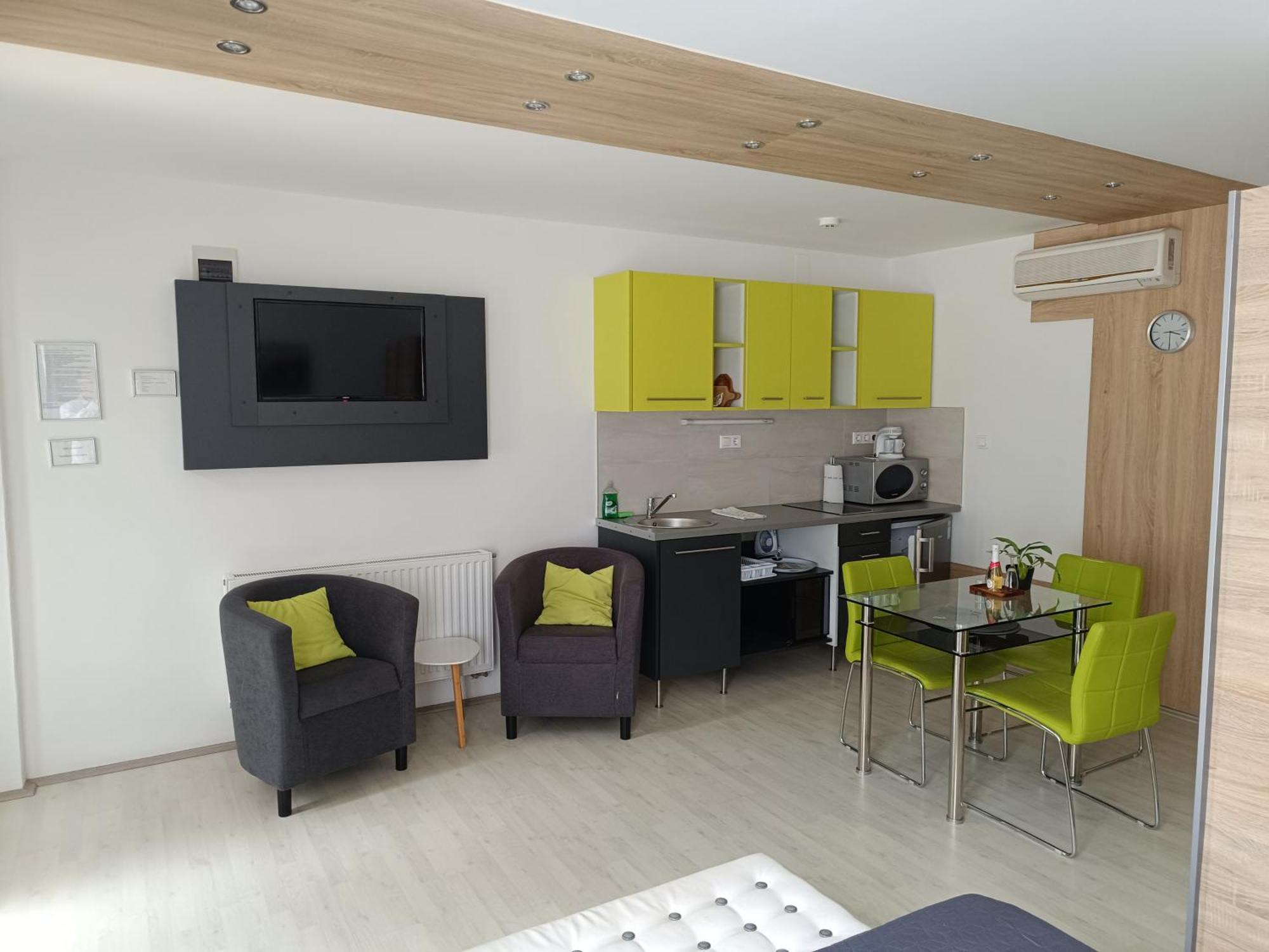 Ujhely Apartmanhaz Siofok Exterior photo